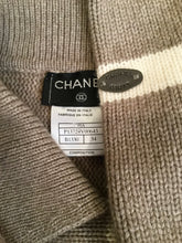 Load image into Gallery viewer, Vintage Chanel 99A 1999 Fall pullover collar wool cashmere sweater taupe brown FR 34 US 2/4