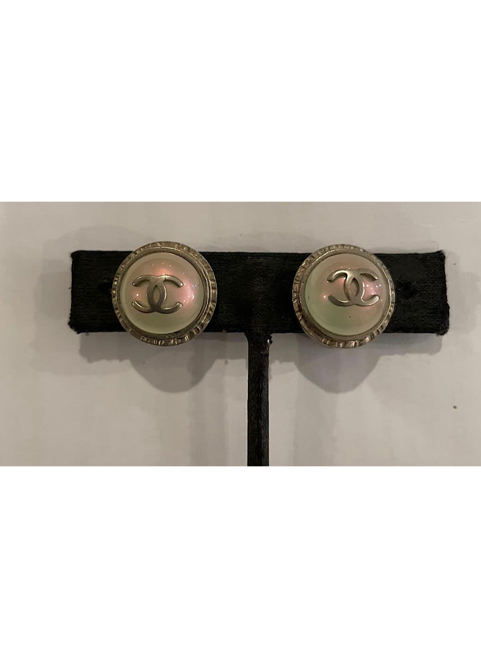 Rare Chanel Vintage 98P, 1998 Spring Pearl CC Logo Clip on Earrings