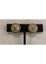 Load image into Gallery viewer, Rare Chanel Vintage 98P, 1998 Spring Pearl CC logo Clip On Earrings