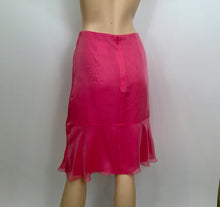 Load image into Gallery viewer, Chanel Vintage 01C, 2001 Cruise Resort Silk Pink Skirt FR 38 US 4