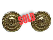 Load image into Gallery viewer, 1989 Chanel Vintage Clip on Round Gold Metal CC logo Earrings