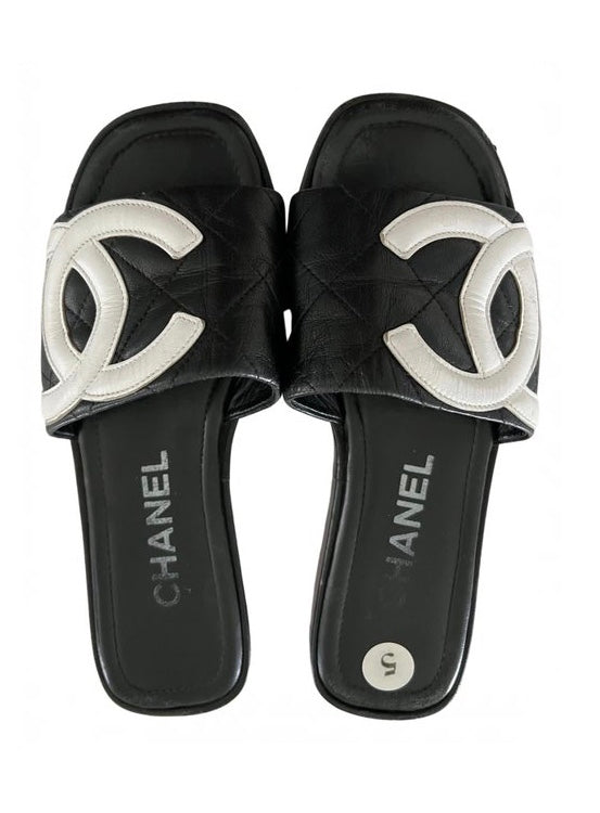 Chanel 05C 2005 Cruise Black and White Quilted Leather Cambon Slides US 5