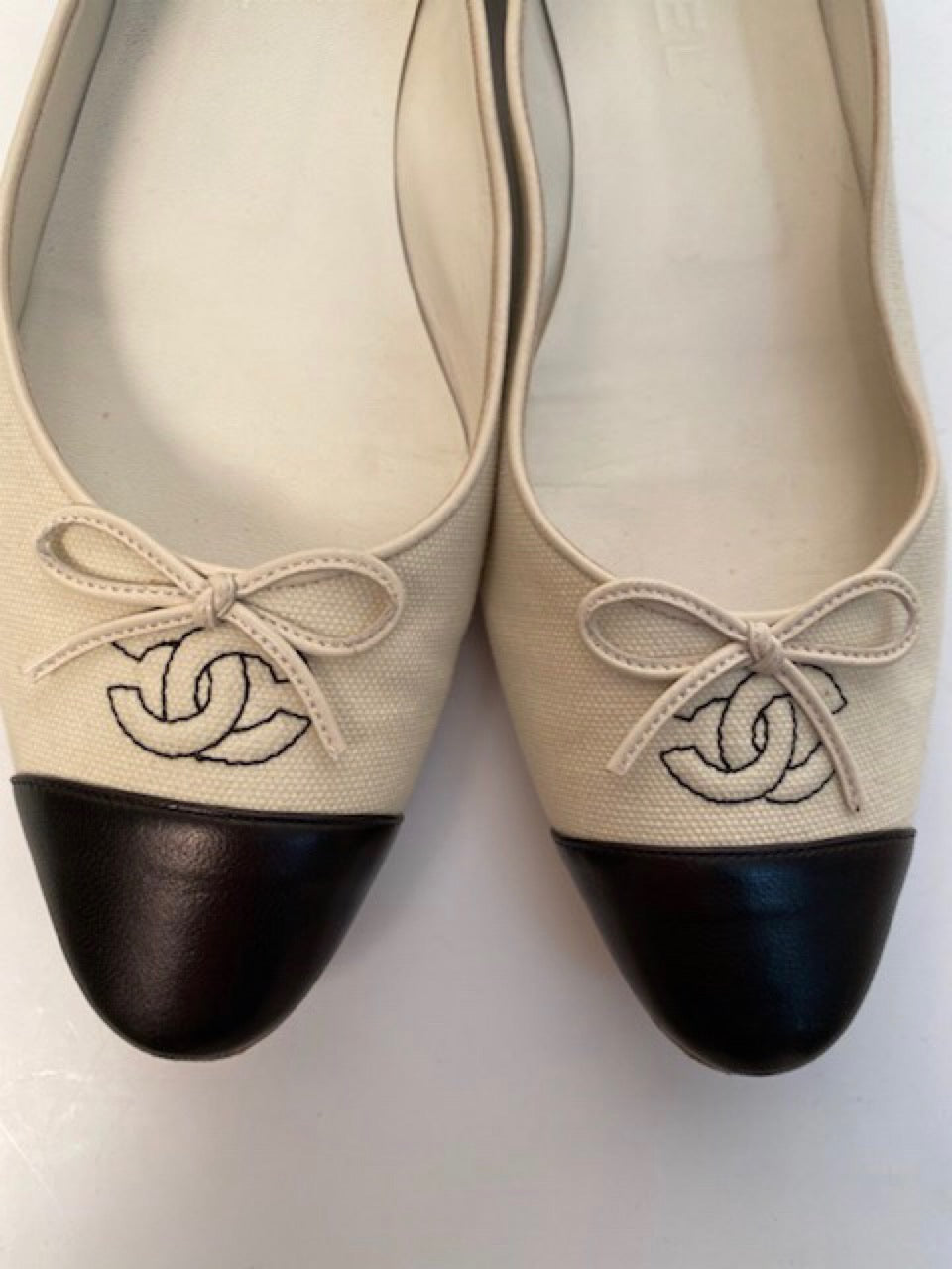 Chanel Ballerina Flats Ivory and Black Canvas CC Shoes EU 39.5 US