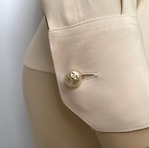1987, Collection 20 Vintage Chanel Ivory Ecru Silk pleated Button down Blouse Top US 12