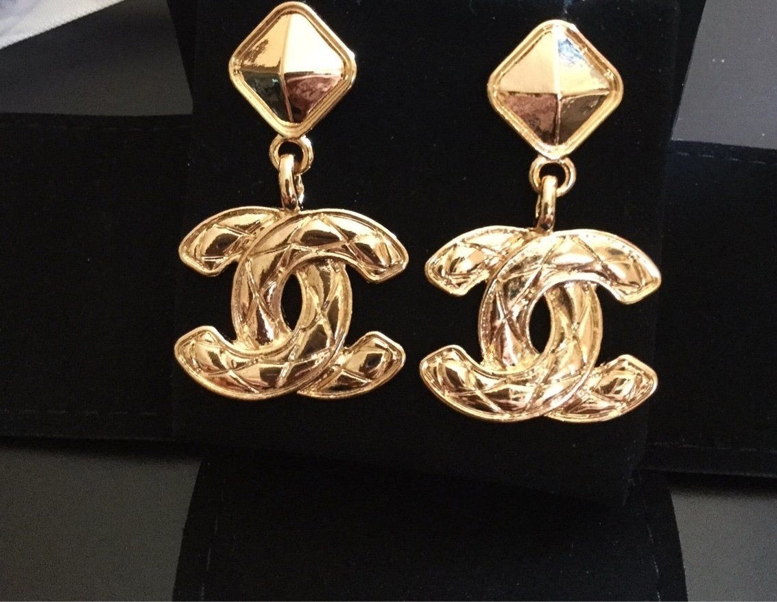 CHANEL Earring Matelasse Rhombus Gold Plated gold Women Used –