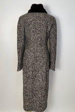 Load image into Gallery viewer, Sophisticated Chanel 02A 2002 Fall Long Wool Tweed Black White Duster Removable Fur Trim Collar Coat Jacket FR 40