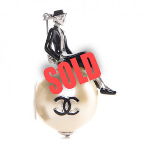 Chanel 2004 Spring 04P Coco Mademoiselle Sitting on Large CC Resin Pearl Brooch Pin