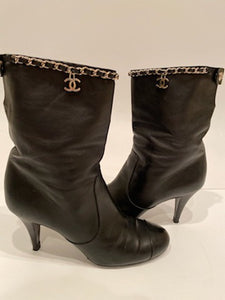 Chanel Black Leather Chain CC Logo Zip High Boots EU 39 US 8 Made In Italy