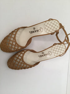 Chanel 04C 2004 Cruise Resort Vintage Tan Beige Trellis Leather Strap Trellis Caged Leather Strap Sandal Heels EU 38.5 US 7.5/8