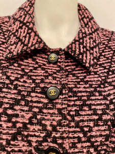95P, 1995 Spring Vintage Chanel Pink Black Boucle Wool Tweed Dress Jacket Blazer US 6