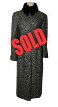 Load image into Gallery viewer, Sophisticated Chanel 02A 2002 Fall Long Wool Tweed Black White Duster Removable Fur Trim Collar Coat Jacket FR 40