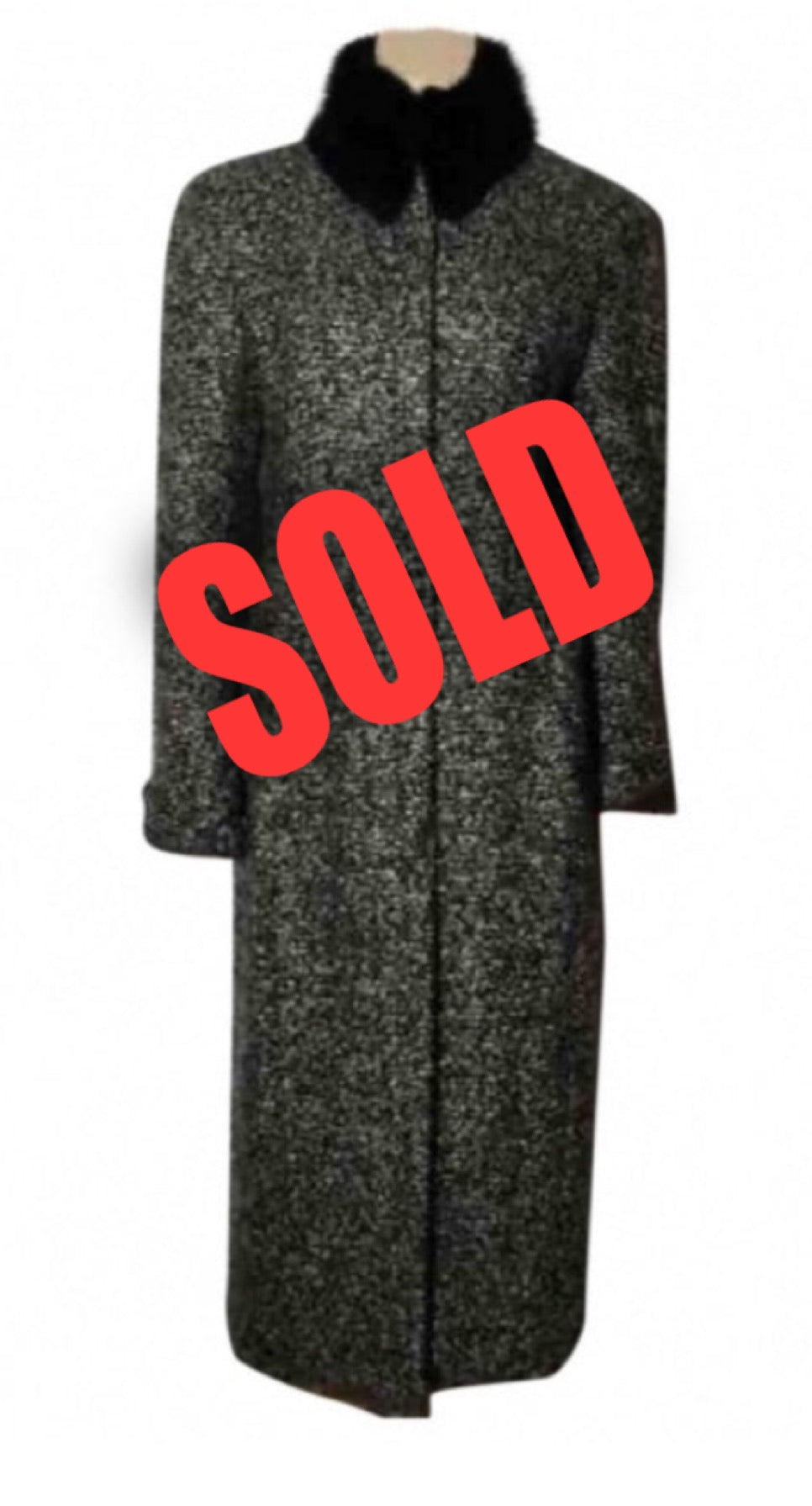 Sophisticated Chanel 02A 2002 Fall Long Wool Tweed Black White Duster Removable Fur Trim Collar Coat Jacket FR 40