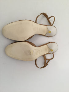 Chanel 04C 2004 Cruise Resort Vintage Tan Beige Trellis Leather Strap Trellis Caged Leather Strap Sandal Heels EU 38.5 US 7.5/8