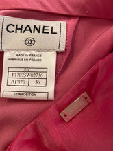 Load image into Gallery viewer, Chanel Vintage 01C, 2001 Cruise Resort Silk Pink Skirt FR 38 US 4