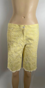 Chanel 00P, 2000 Spring Yellow CC logo Knee Length Shorts FR 40 US 4/6