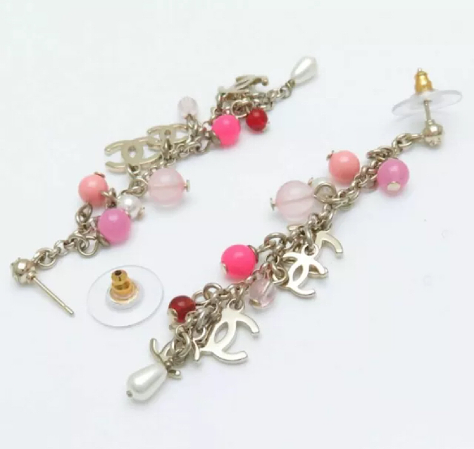 Chanel 19S 2019 long pierced CC pink bead Pearl dangle earrings –  HelensChanel