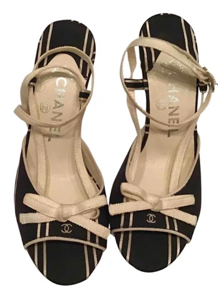 Chanel Vintage Canvas Wedge Heels Black Ecru Ivory Bow Strap Sandals EU 35 Sz 4/4.5