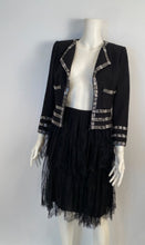 Load image into Gallery viewer, Chanel 01P 2001 Spring Black Lace Skirt FR 34