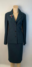 Load image into Gallery viewer, Vintage Chanel 98A 1998 Fall Green Jacket Skirt Suit FR 34 US 4