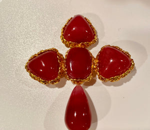 1989 collection 28 Chanel vintage Large matte Red brick Cross gripoix poured glass pin brooch