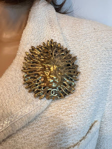 Limited Edition Chanel 19K 2019 Large Lion Head Gold Tone Brooch Pin –  HelensChanel