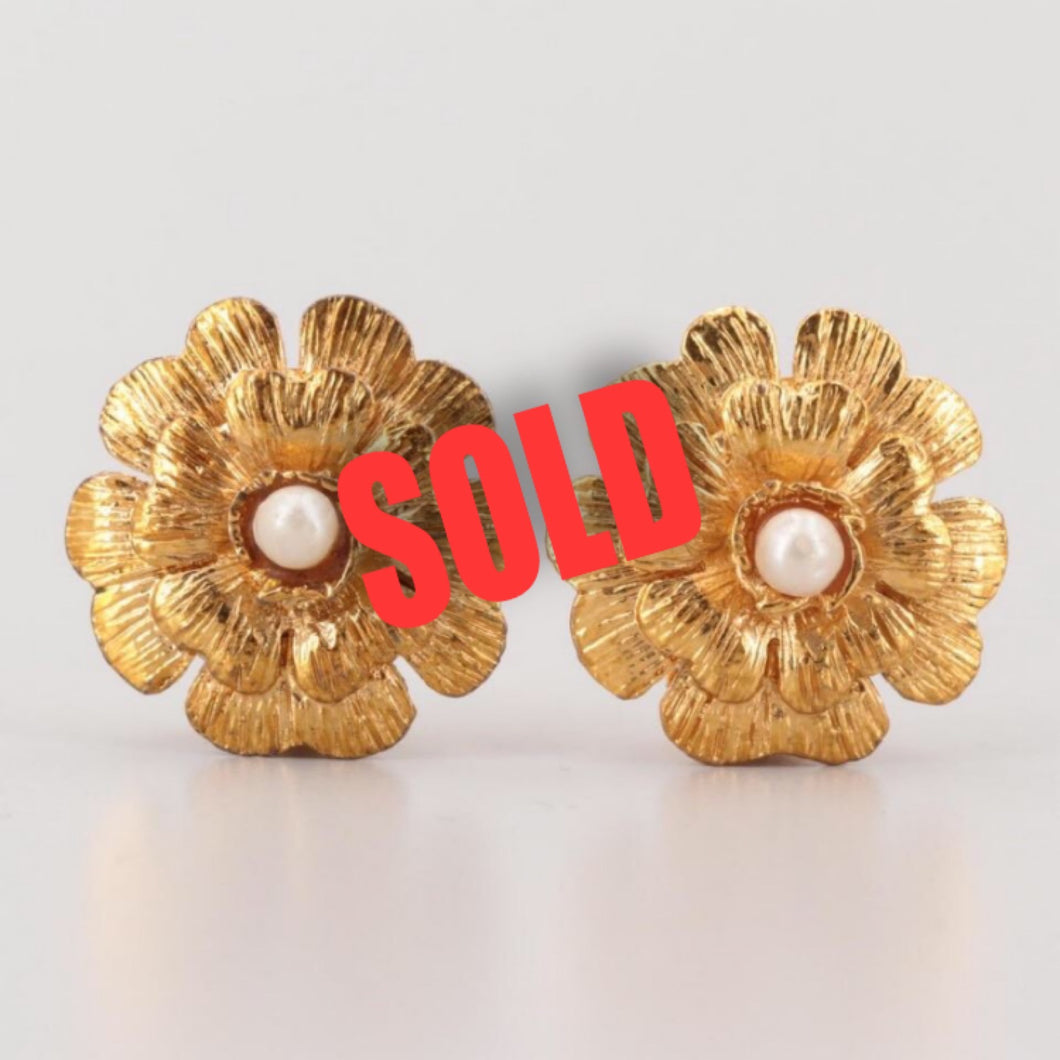 1980's Chanel Camelia gold and white ceramic earclips — arts