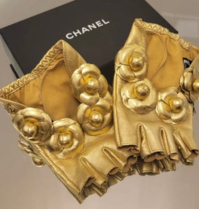 Chanel 2020 New in Box Gold Metallic Camellia Appliqué Fingerless Gloves Size 8